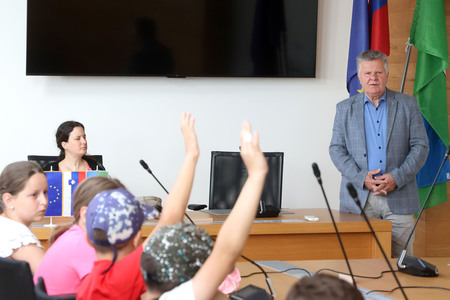 Obisk učencev 3. razreda OŠ Cerknica 1. skupina 10 Foto Ljubo Vukelič